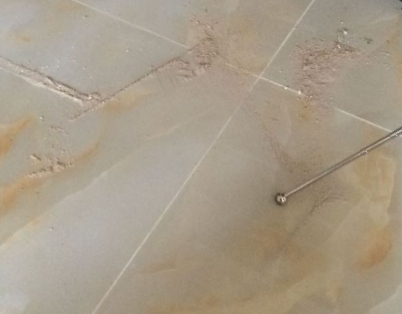 青神瓷砖空鼓维修公司分享粘合剂选择不当在瓷砖铺贴过程中可能导致以下问题
