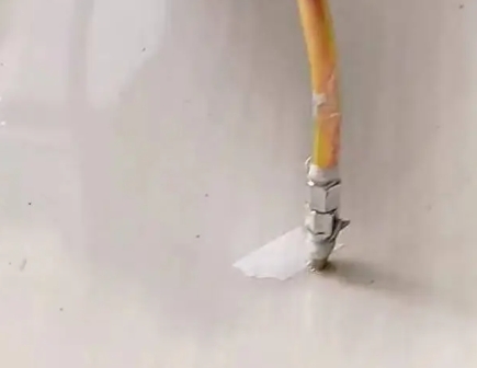 青神瓷砖空鼓维修公司专业解答在瓷砖铺贴过程中，如果使用的砂料过粗（如全部使用了粗砂），可能会导致以下问题